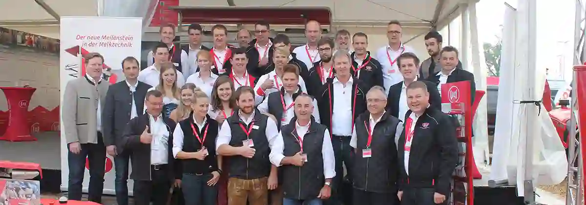 Gruppenbild der Lely Mitarbeiter von Karpfham 2018 