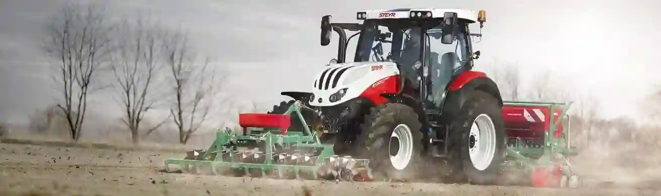 Bild eines Steyr CVT mit Front Seeding System