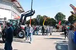 Bild von dem Traktor Stand bei der Kirchweih Ausstellung 2021