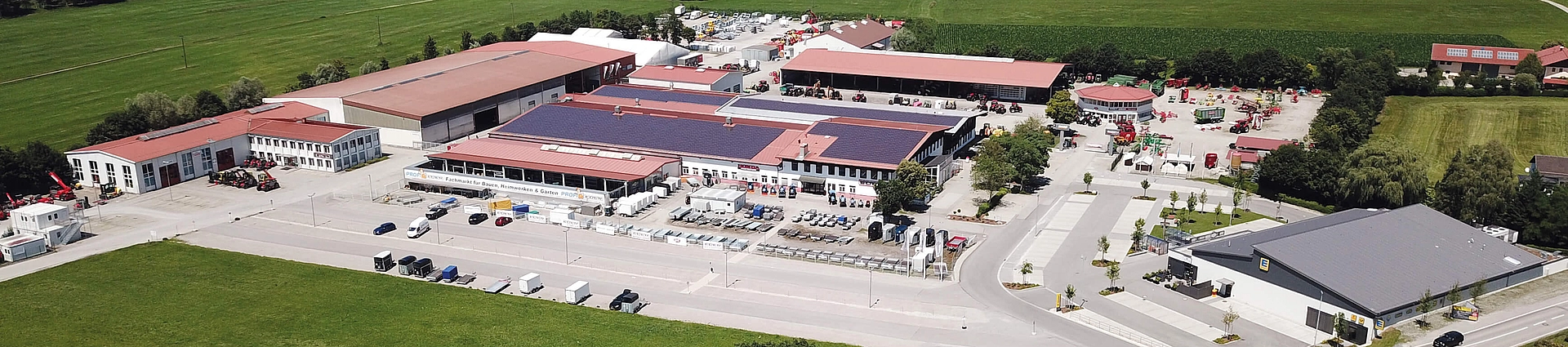 Standort Tuntenhausen Bild von oben mit Blick auf unsere Firmenzentrale in Tuntenhausen