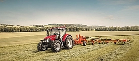 Bild eins Case IH Luxxum im Feldeinsatz